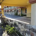 Delmonico Motel